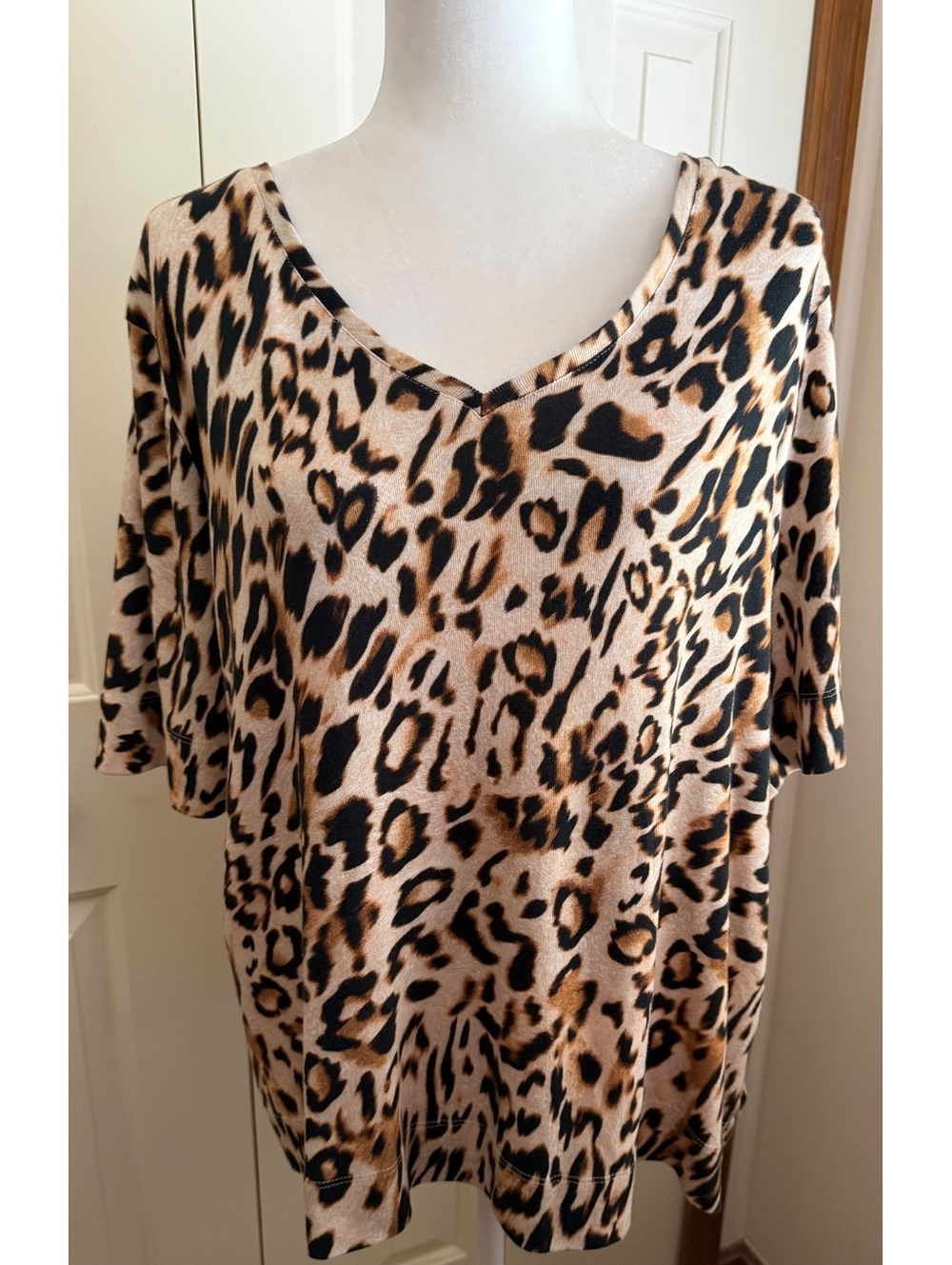 Chico’s Leopard Print Pima Cotton V Neck Top Size 3 XL